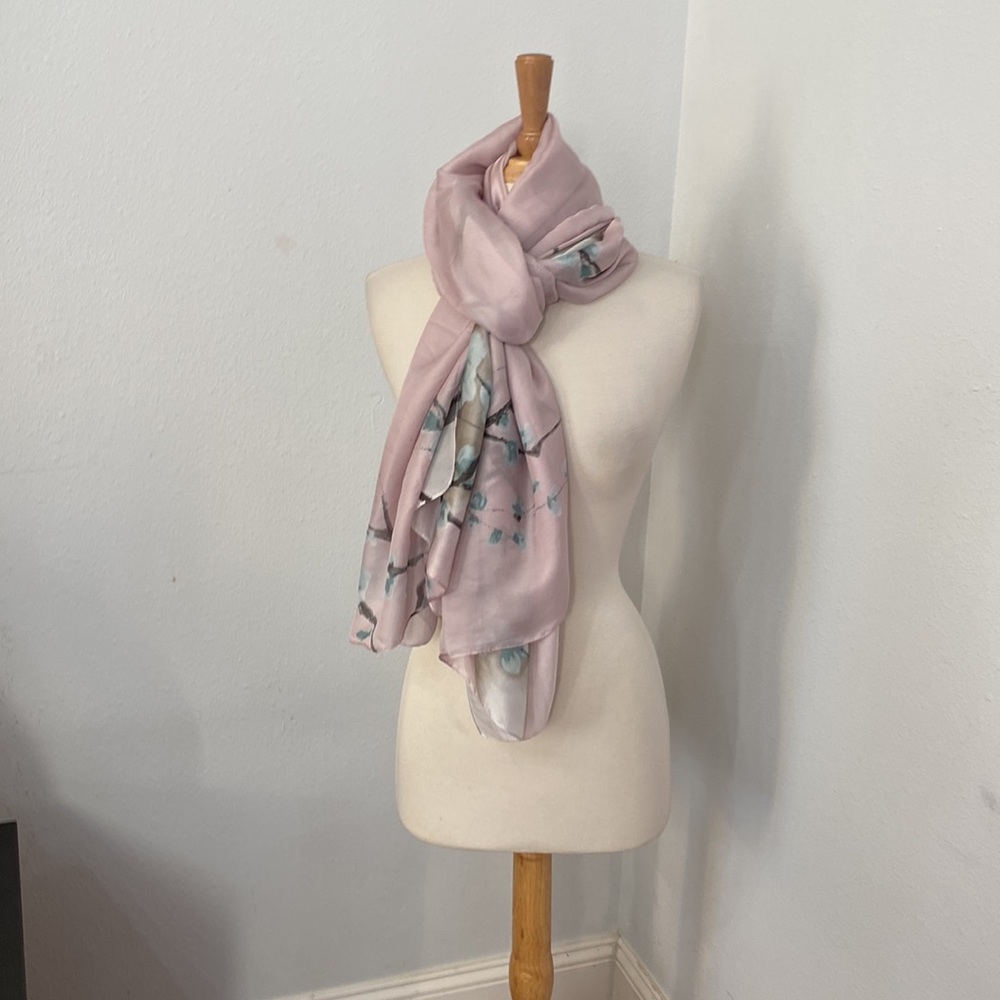 Scarf Fashion Silk Long Lightweight Scarf ‎ NWT
